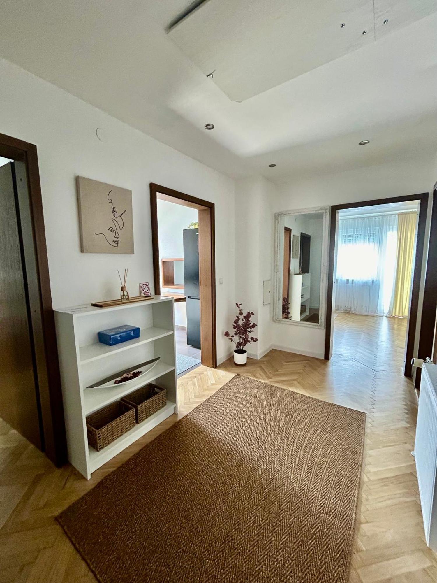 Apartman Tony Deluxe Near Zagreb Airport 벨리카 고리차 외부 사진